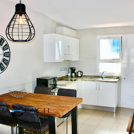 Aqua Beach Bungalows - Gay Men Only (adults Only) Apartman